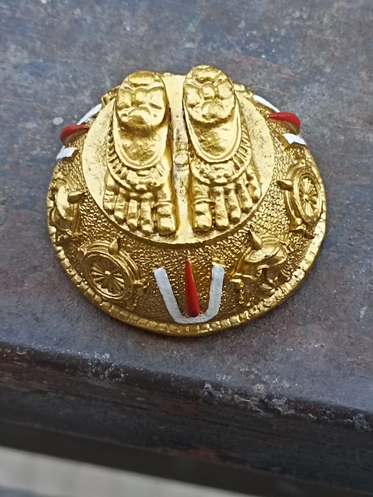 🤩 Gold Plated Antique of Lord Balaji Charan Padhuka with Sangu & Chakram 🤩